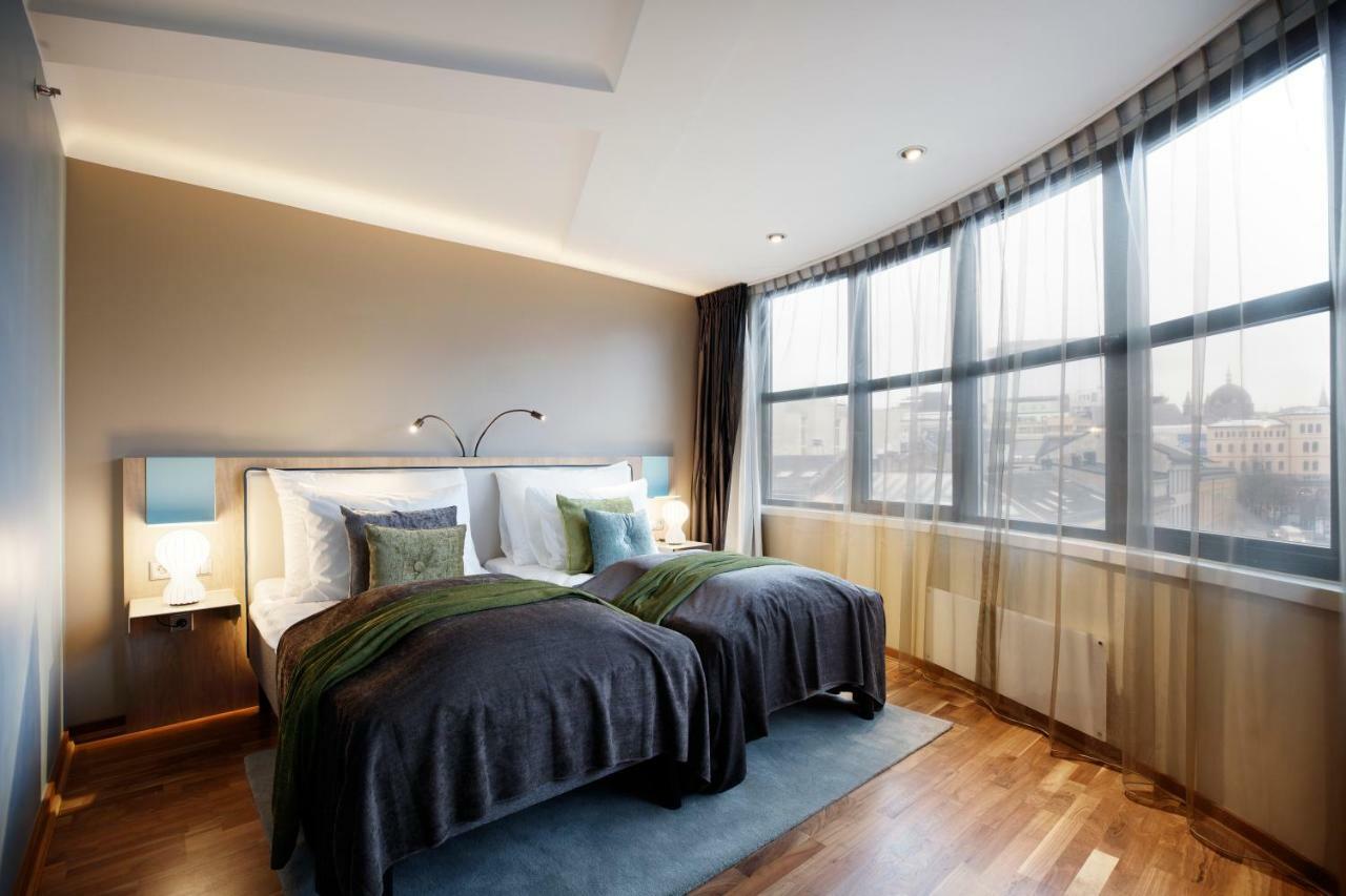 Clarion The Hub 4*